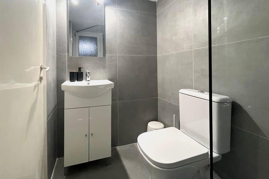 Pame Rentals - Ideal For 2 In Pagrati アテネ エクステリア 写真